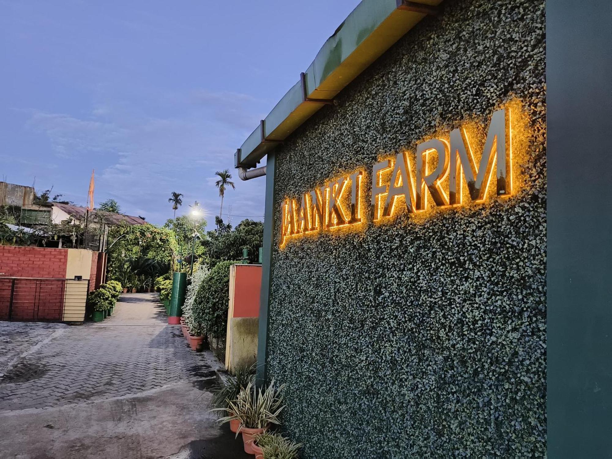 Jaanki Farms & Resorts Jorhāt Exterior foto