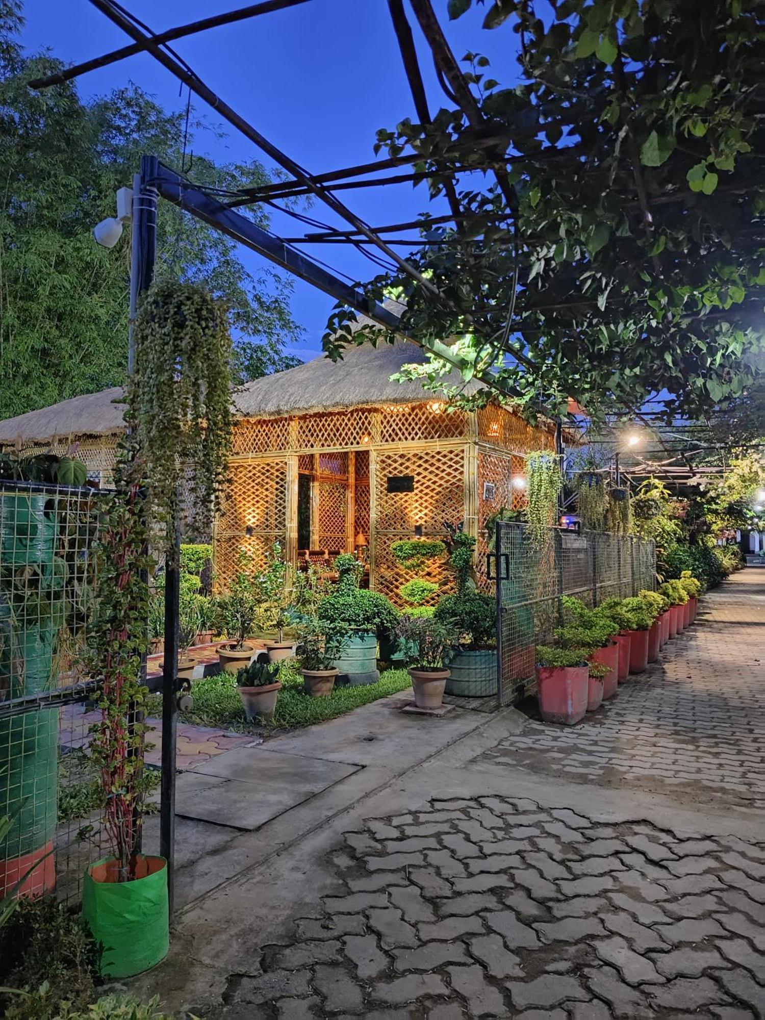 Jaanki Farms & Resorts Jorhāt Exterior foto