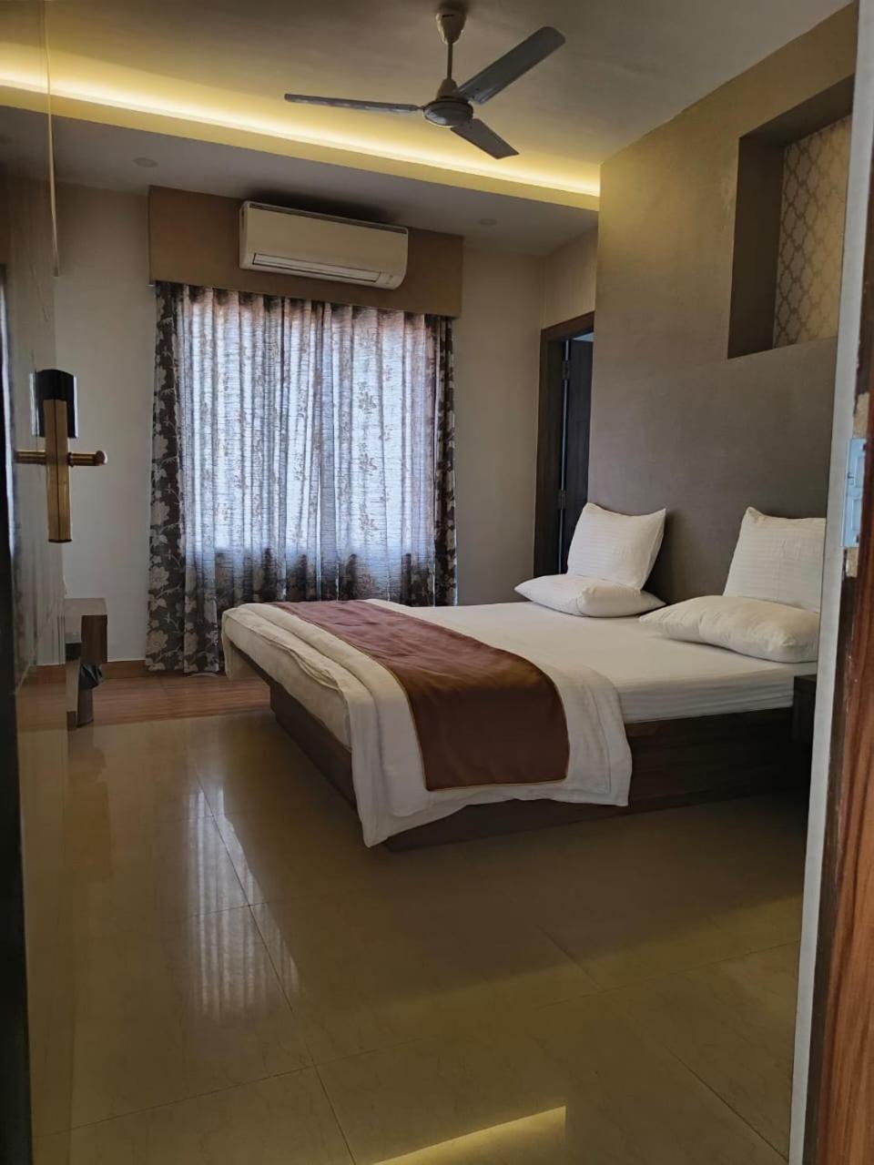 Jaanki Farms & Resorts Jorhāt Exterior foto