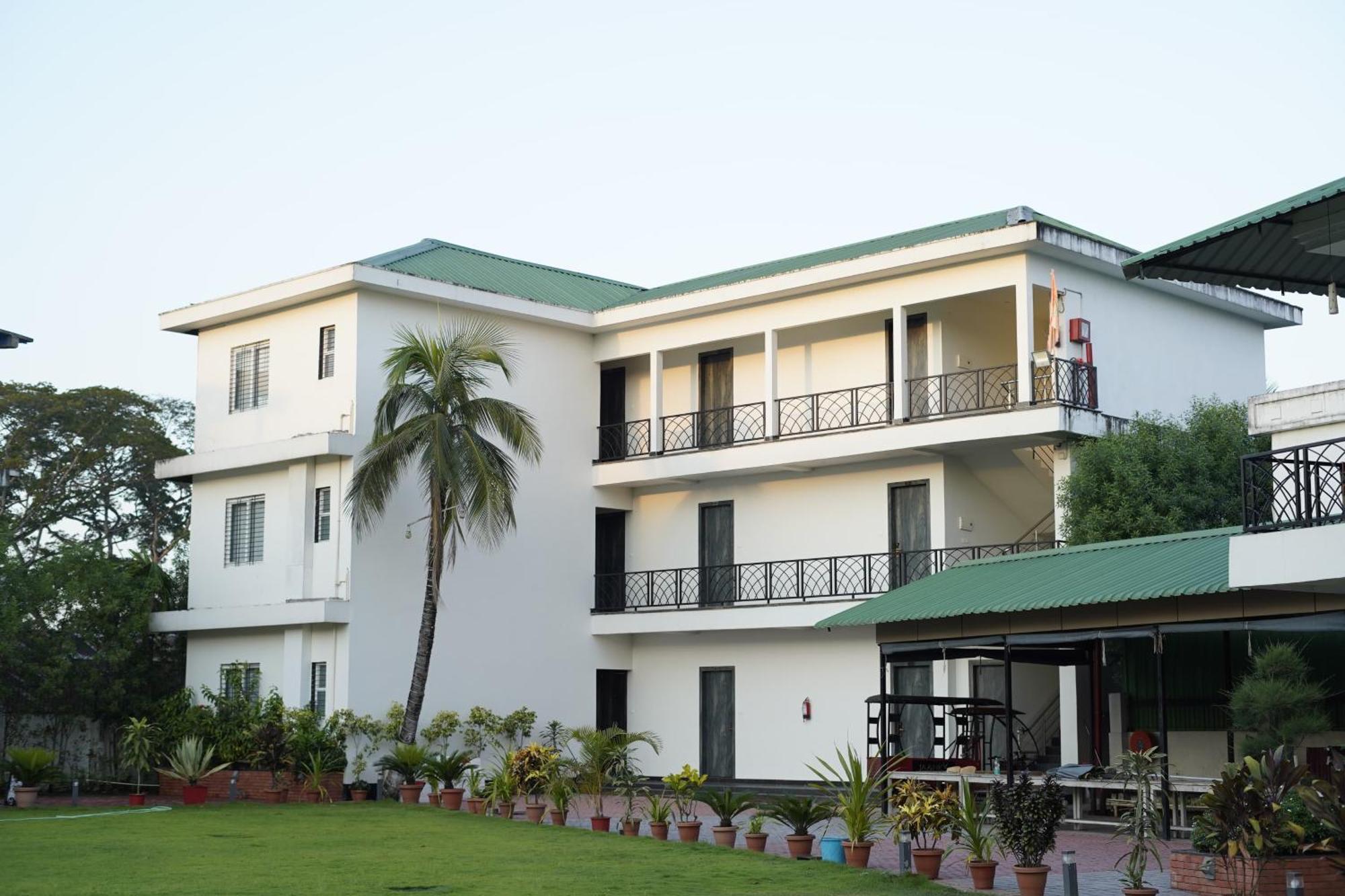 Jaanki Farms & Resorts Jorhāt Exterior foto