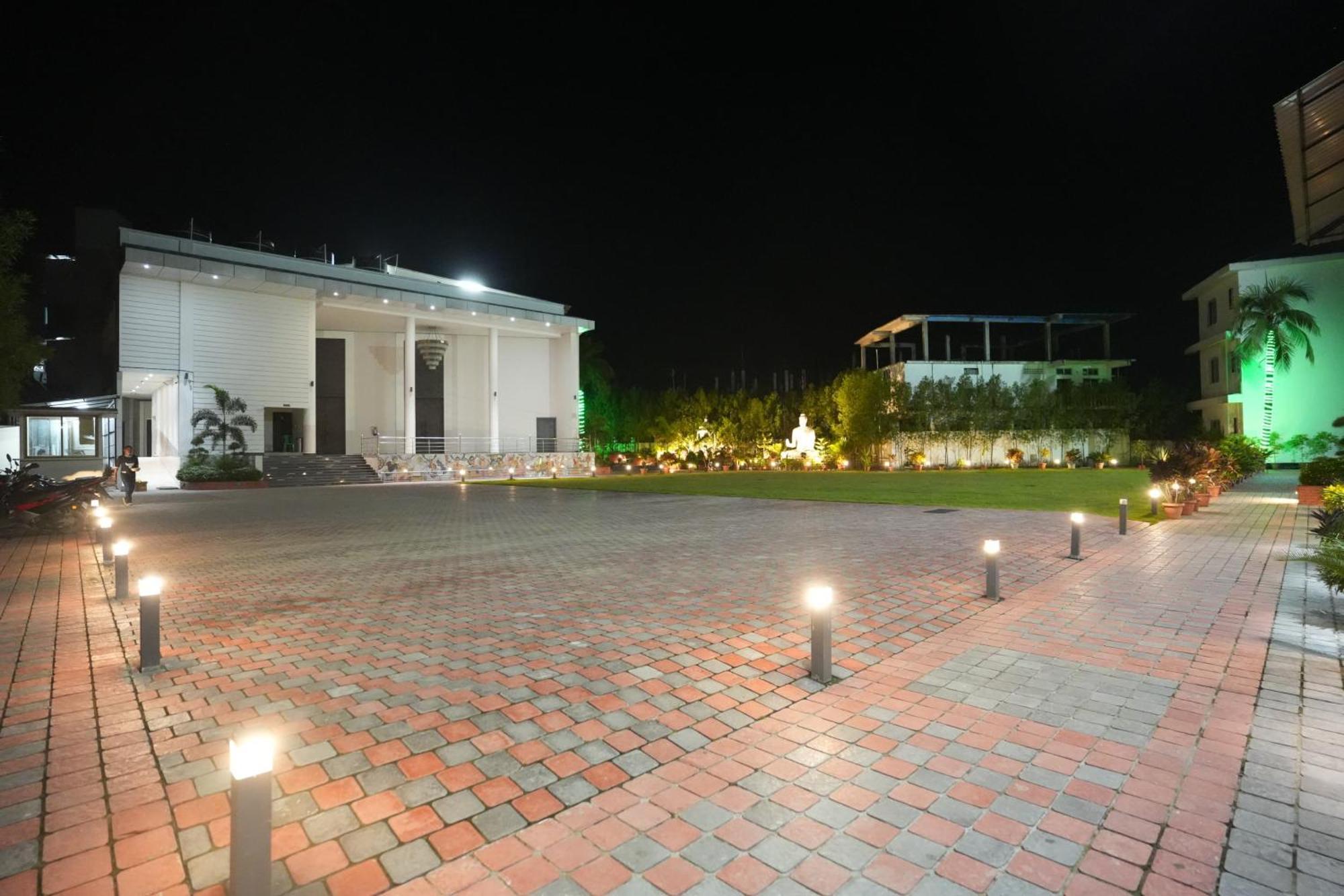 Jaanki Farms & Resorts Jorhāt Exterior foto